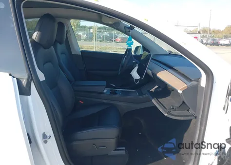 2022 Tesla Model Y Long Range Dual Motor All-Wheel Drive from USA, damaged, VIN 7SAYGDEE2NF319289